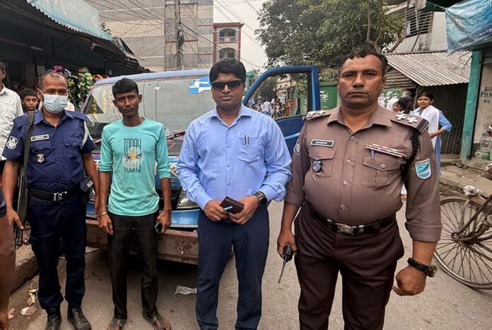 1775653778-d1de0e3ad3b67eeefd9d64ef881daf00 গোপালগঞ্জে ২ ব্যবসায়ীকে জরিমানা