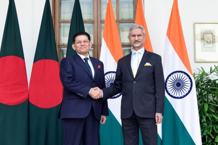 হাসিনা ও কামালকে ফেরত চায় বাংলাদেশ