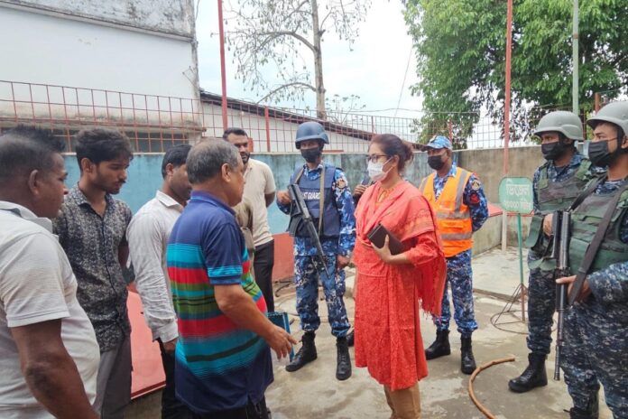 1775764887-c270eb7dd0e8b6b2e46e7b8efb3a1362 তেল মজুদ ও পাচার রোধে মোংলায় মোবাইল কোর্ট