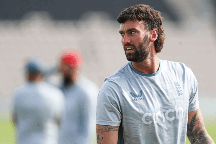 1775828725-007b98d50fd1de35a654e100103ddac6 চার বছর পর কাউন্টি ক্রিকেটে ফিরলেন ইংলিশ পেসার