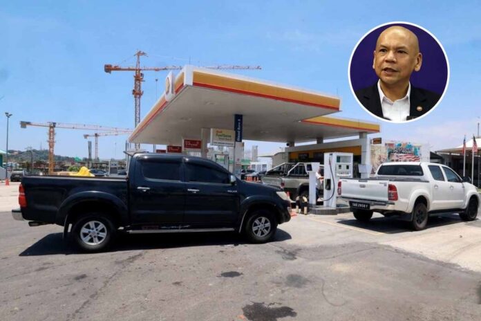 জ্বালানি পাচার রোধে মালয়েশিয়ায় পেট্রলপাম্পে পুলিশ মোতায়েনের সিদ্ধান্ত