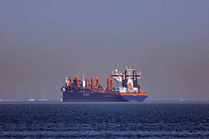 1775947023-0d40bb7ae83f974d558d659c20876c94 হরমুজ দিয়ে সামরিক জাহাজ চলাচল নয়, সতর্ক করল ইরান