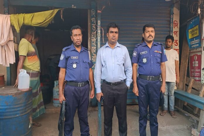 লাইসেন্স নেই, বাড়তি মূল্যে জ্বালানি বিক্রি করায় ব্যবসায়ীর জরিমানা