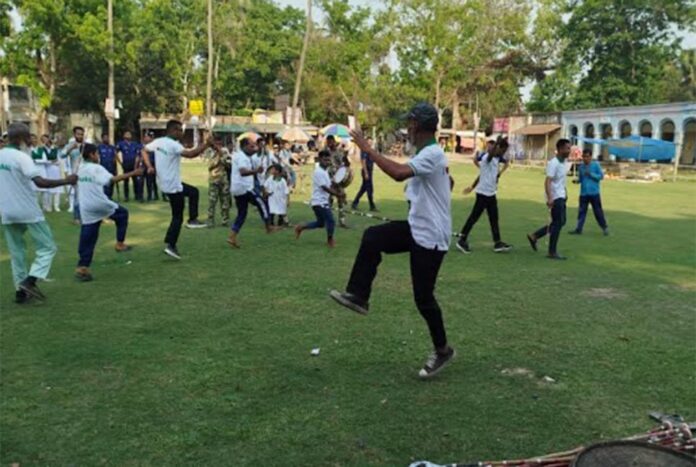 নড়াইলে ঐতিহ্যবাহী লাঠি খেলা