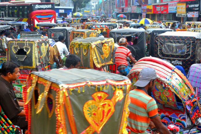 বগুড়ার যানজট নিরসনে বুয়েট বিশেষজ্ঞদের মাঠপর্যায়ের পরিদর্শন