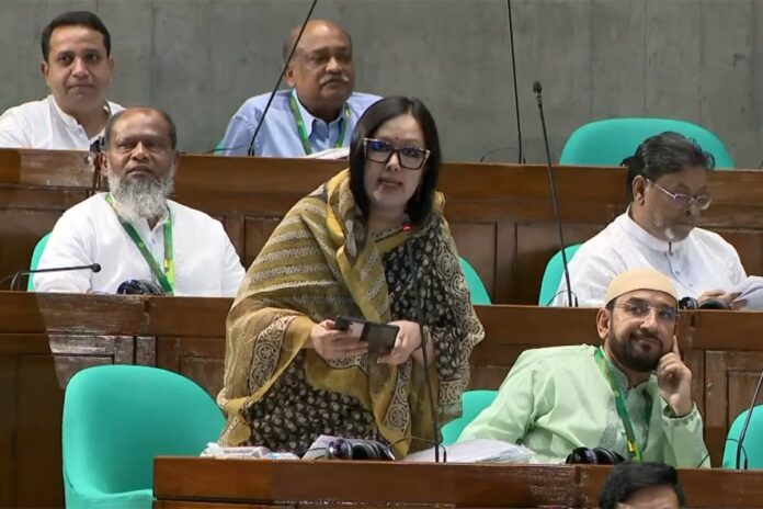 আমার এলাকার হাসপাতাল নিজেই রোগীর মতো : রুমিন ফারহানা