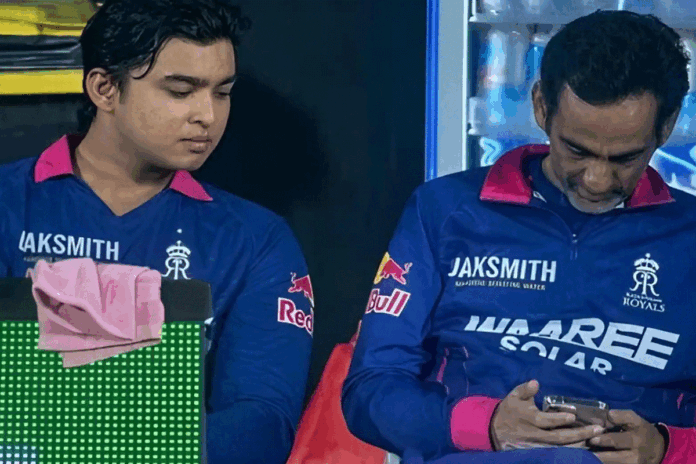 ফোন ব্যবহার করে শাস্তি পেলেন রাজস্থানের ম্যানেজার