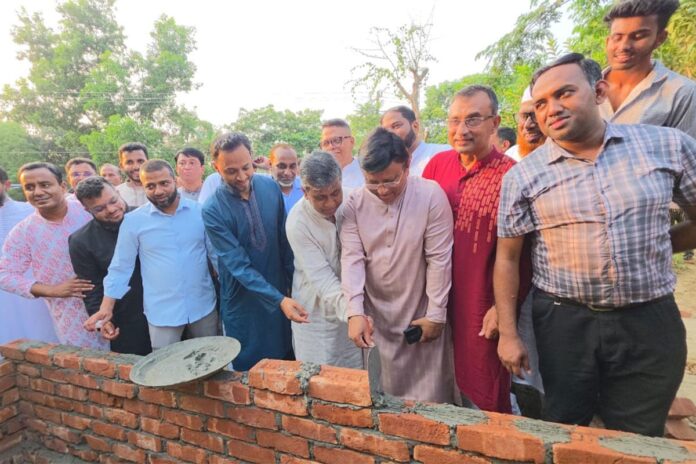 শাহবাগের সেই অসহায় গোলাপিকে নতুন বাড়ি দিলেন প্রধানমন্ত্রী