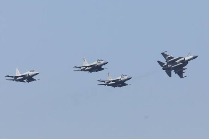 ইরানি আলোচকদের যে নজিরবিহীন নিরাপত্তা দিয়ে দেশে পৌঁছে দেয় পাকিস্তান