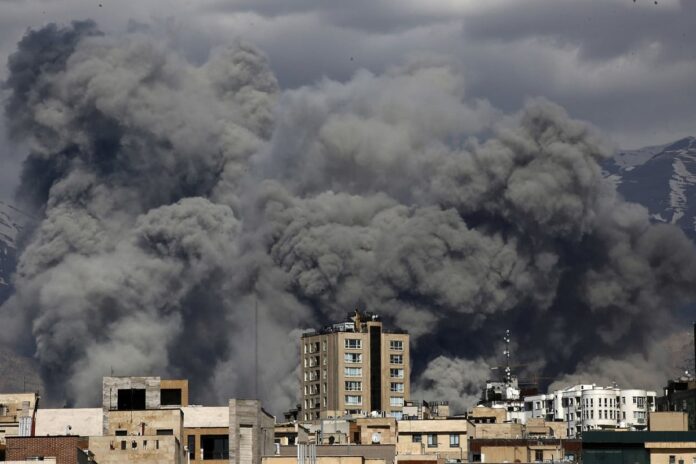 যুদ্ধকালে যুক্তরাষ্ট্র-ইসরায়েলি হামলায় ইরানে নিহত ৩,৪৬৮