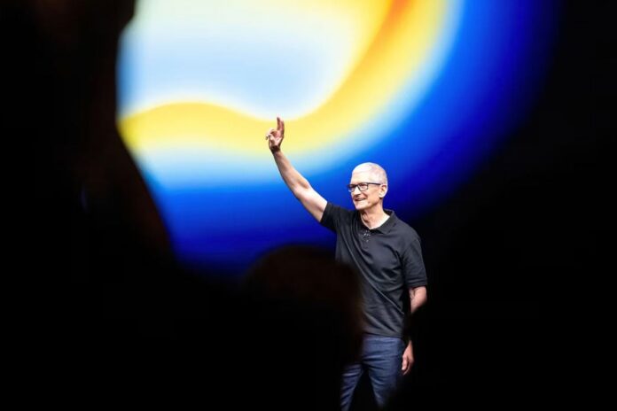 এক দশকের বেশি সময় পর অ্যাপলের সিইও পদ ছাড়ছেন টিম কুক