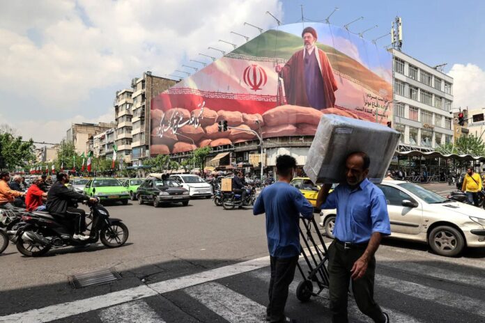 ইরান আলোচনা করতে প্রস্তুত, তবে দুর্বল অবস্থান থেকে নয়: বিশ্লেষণ