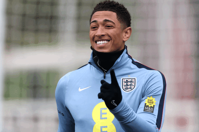 ক্রিকেটে যুক্ত হলেন ইংলিশ মিডফিল্ডার