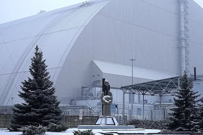 চেরনোবিল দিয়ে উড়ছে রাশিয়ার ক্ষেপণাস্ত্র-ড্রোন, ভয়াবহ বিপর্যয়ের ঝুঁকি