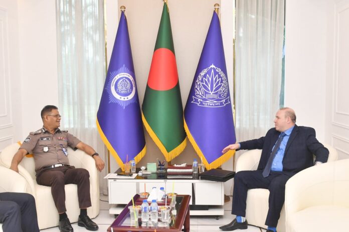 আইজিপির সঙ্গে আলজেরিয়ার রাষ্ট্রদূতের সৌজন্য সাক্ষাৎ