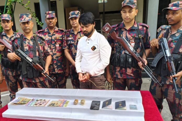 যশোরে প্রায় ২ কোটি টাকার স্বর্ণসহ ভারতীয় নাগরিক আটক