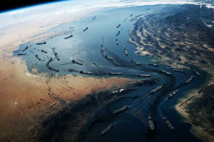 মার্কিন অবরোধ উপেক্ষা করে হরমুজ পার হলো ৩৪ ইরানি ট্যাঙ্কার