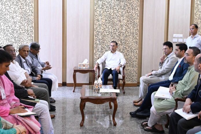 শিক্ষার্থীদের বই পড়ার অভ্যাস গড়ে তোলার করণীয় নিয়ে আলোচনা