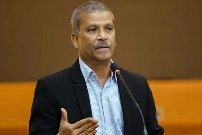 উপদেষ্টা আসিফ নজরুলের গোঁয়ার্তুমিতে ক্রিকেট কলঙ্ক