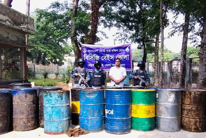 ভোলায় জ্বালানি ও ভোজ্য তেল জব্দ