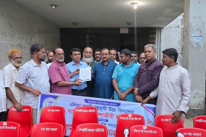 ভালুকা উপজেলা স্বাস্থ্য কমপ্লেক্সে হুইলচেয়ার ও চেয়ার বিতরণ