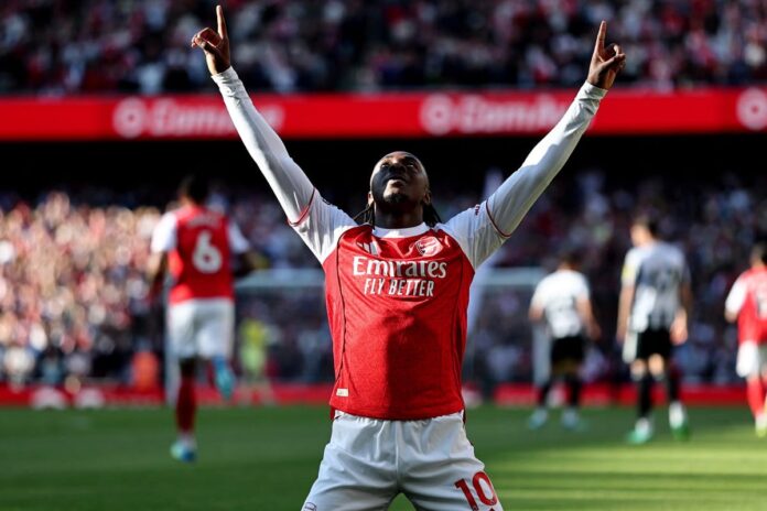 এজের দুর্দান্ত গোলে শীর্ষে ফিরল আর্সেনাল