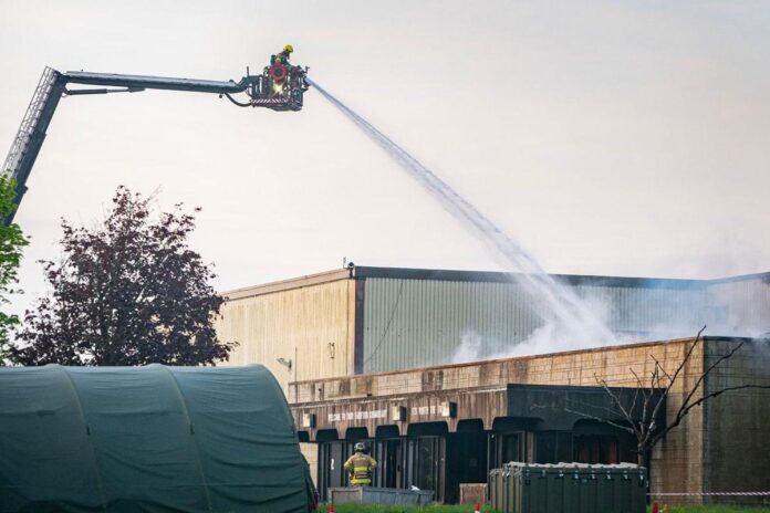 যুক্তরাজ্যের ফেয়ারফোর্ড বিমানঘাঁটিতে আগুন
