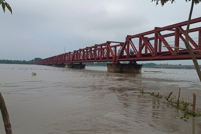 ২৪ ঘণ্টায় ১৩০ মিলিমিটার বৃষ্টি, তিস্তা-ধরলা-ব্রহ্মপুত্রের পানি বৃদ্ধি