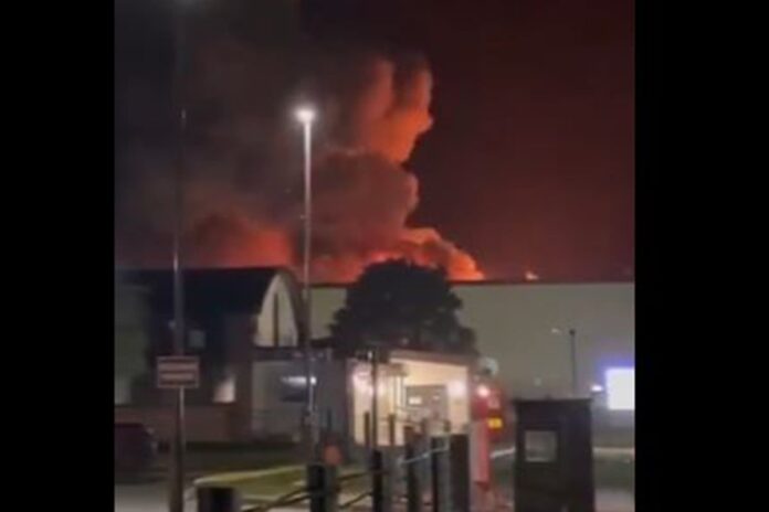 ইরান যুদ্ধে ব্যবহার করা যুক্তরাজ্যের বিমানঘাঁটিতে আগুন