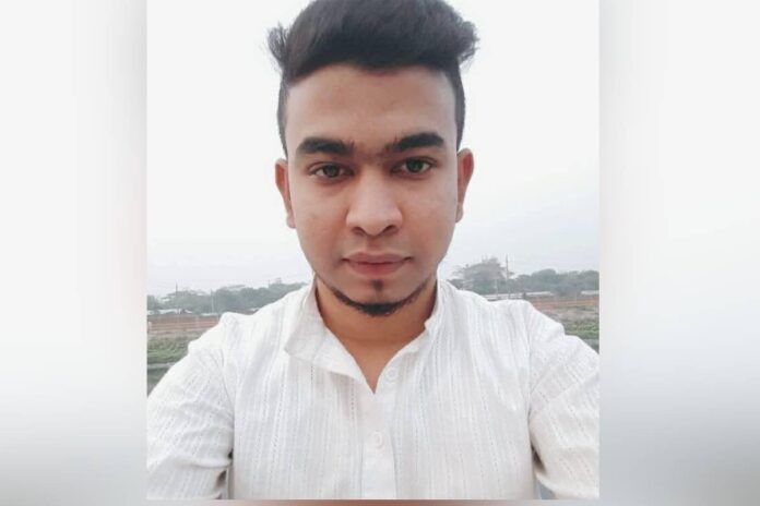 বৃষ্টিভেজা সড়কে মোটরসাইকেল নিয়ন্ত্রণ হারিয়ে যুবকের মৃত্যু