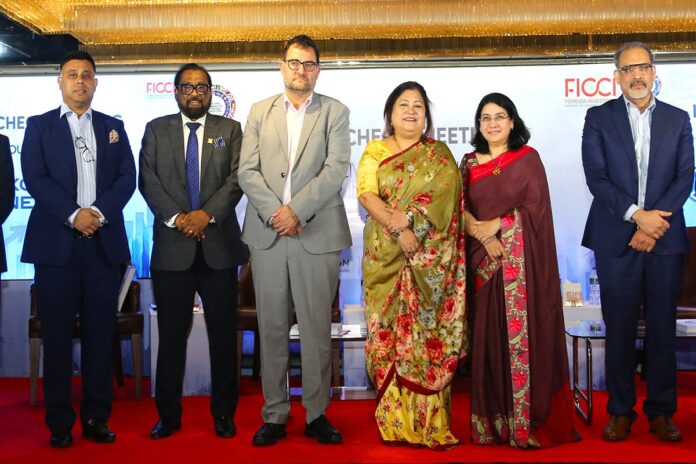 নীতির অস্থিরতা বিনিয়োগের বড় বাধা, রাজস্ব কাঠামো সংস্কারের আহ্বান