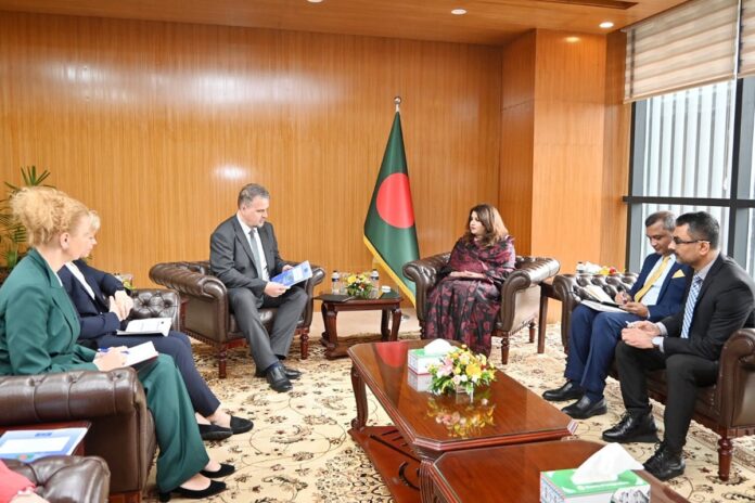 জাতীয় নির্বাচনের চূড়ান্ত প্রতিবেদন হস্তান্তর করলেন ইইউ’র প্রধান পর্যবেক্ষক