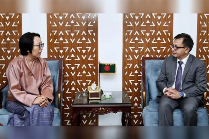 ভুটানের সঙ্গে আঞ্চলিক বাণিজ্য ও জ্বালানি সহযোগিতা জোরদারে গুরুত্বারোপ বাণিজ্যমন্ত্রীর