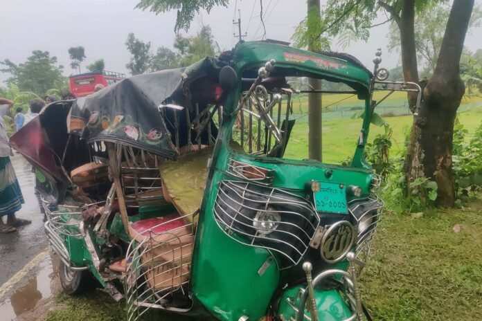 নেত্রকোনায় বাস-সিএনজি মুখোমুখি সংঘর্ষে দুইজন নিহত