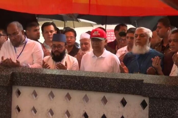 শাহজালাল (রহ.)-এর মাজার জিয়ারত করলেন প্রধানমন্ত্রী