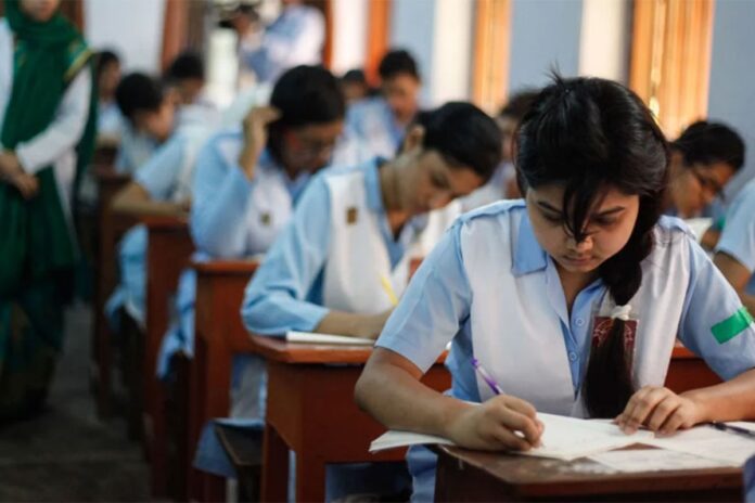 এসএসসি পরীক্ষা : গণিতে বহিষ্কার ১৪, অনুপস্থিত ১৮৬৫২ জন