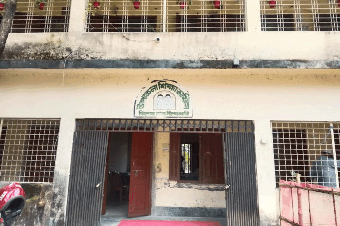 নীলফামারীতে স্কুল ফিডিংয়ে পচা ডিম