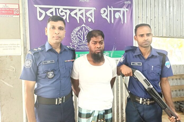 চিকিৎসার নামে ছাত্রীকে শ্লীলতাহানির অভিযোগ, প্রধান শিক্ষক গ্রেপ্তার