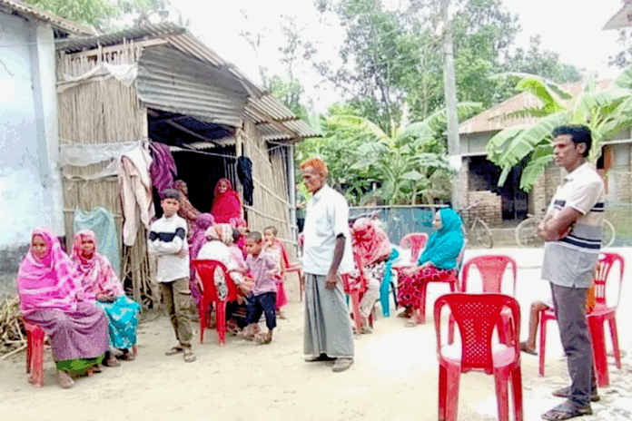 কুকুর লক্ষ্য করে নাতির ছোড়া হাসুয়ায় দাদি নিহত