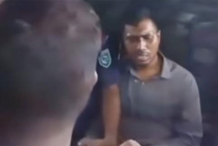 গলায় চাকু ধরে শিশু শিক্ষার্থীকে ধর্ষণচেষ্টা