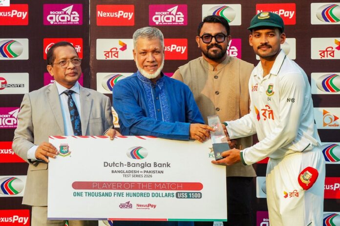 অধিনায়ক হিসেবে বেশি টেস্ট জয়ের রেকর্ডে মুশফিককে ছুঁলেন শান্ত