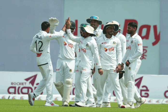 ২৩২ রানে থামল পাকিস্তান