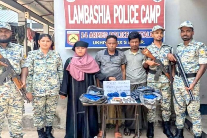 রোহিঙ্গা ক্যাম্পে আগ্নেয়াস্ত্র ও গুলিসহ আটক ৩