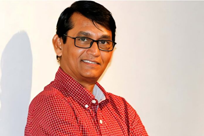 তরুণদের ভাবনা আমাদের দেশ ও সংস্কৃতিকে এগিয়ে নিয়ে যায়: আজিজুল হাকিম