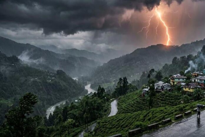তাপপ্রবাহে পুড়তে থাকা ভারতে স্বস্তির আভাস, আগাম বৃষ্টির ইঙ্গিত