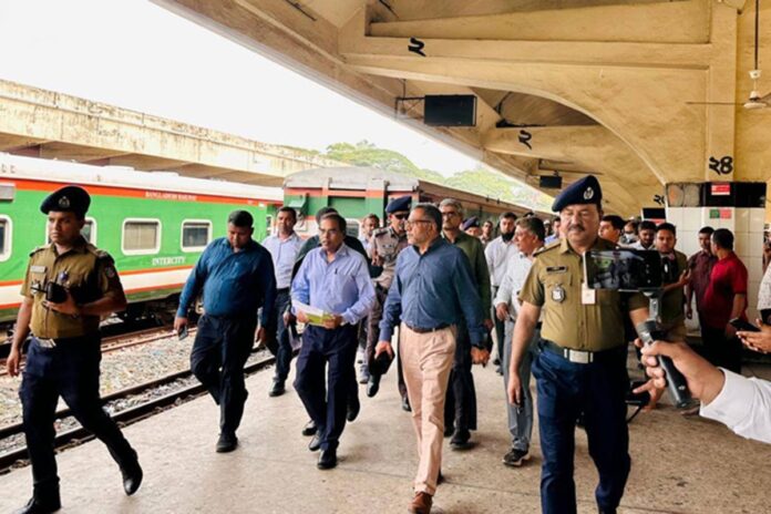 ঈদে নিরাপদ ট্রেনযাত্রা নিশ্চিতে ও ছাদে ভ্রমণ ঠেকাতে দিকনির্দেশনা