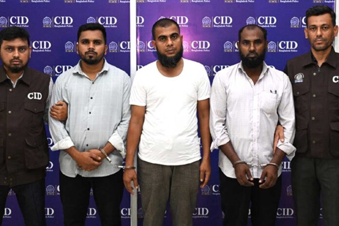 অনলাইন জুয়া ও অর্থপাচারের অভিযোগে গ্রেফতার ৩