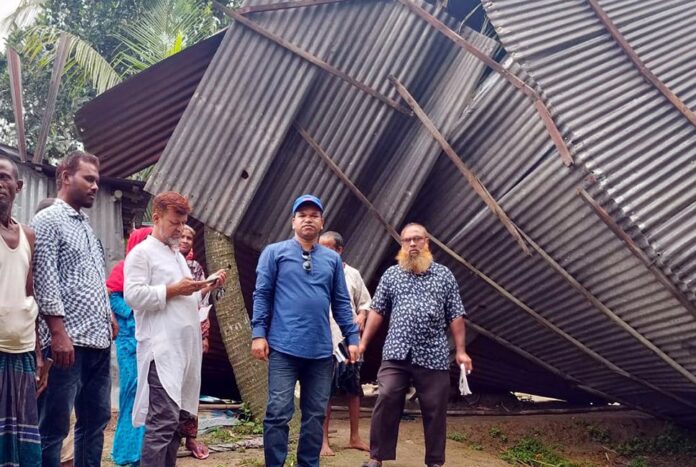 দিনাজপুরে ঝড়ে গাছচাপায় নারীর মৃত্যু