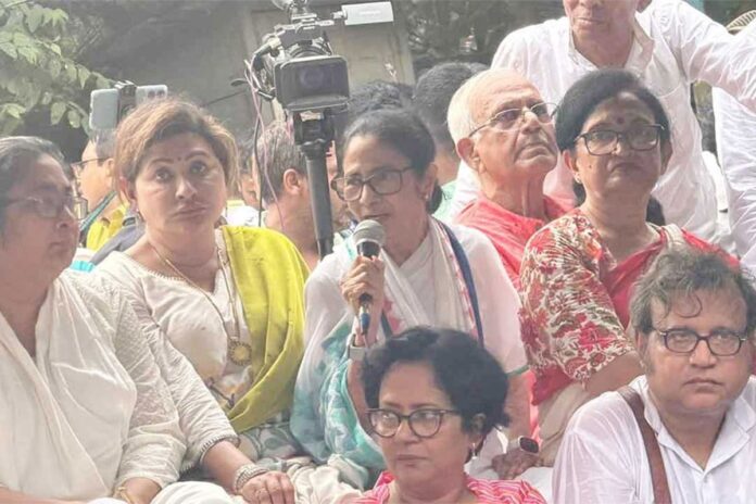 1780423132-e3e1bfe6378df4e00d15f1d374c276e7 ‘বাংলাদেশে একটা বড় খুন হয়েছিল, কাকে দিয়ে করিয়েছিলেন সবটাই জানি’