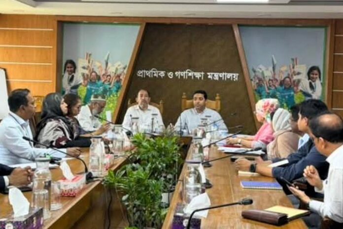 আগস্টের মধ্যেই শিক্ষার্থীদের মাঝে ইউনিফর্ম ও জুতা বিতরণ শুরু করতে চায় সরকার